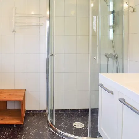 Five Bedroom Holiday In Sorbovag