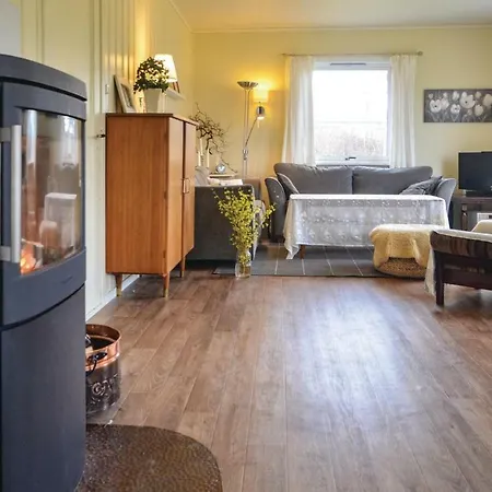 Five Bedroom Holiday In Sorbovag Hyllestad